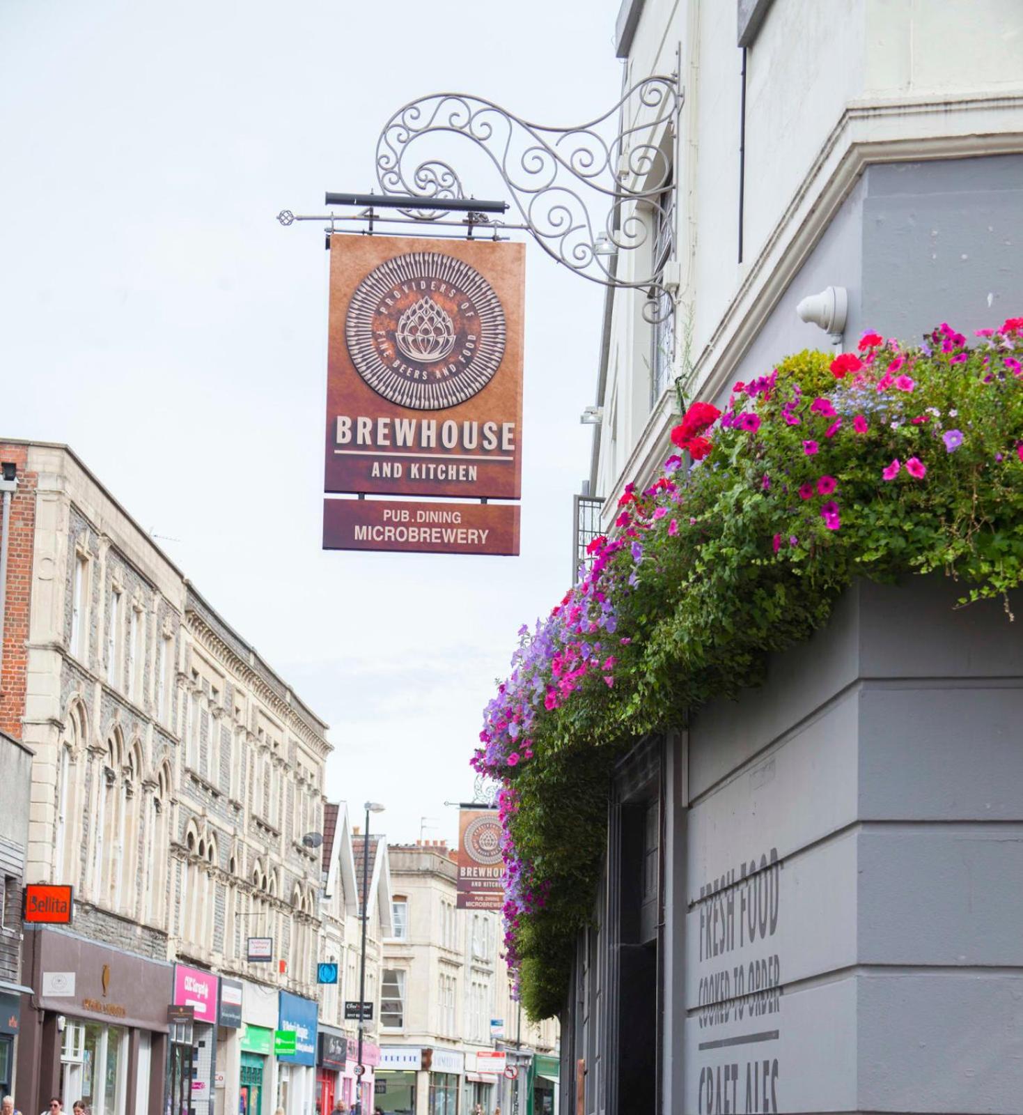 Higgihaus 7 Bed Sleeps Up To 18 Big Groups Best Location Bristol Bagian luar foto